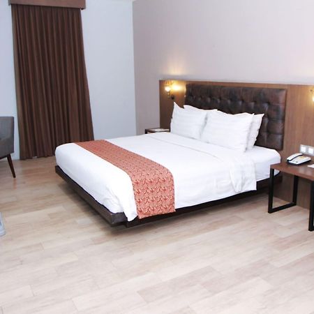 Grand Kangen Hotel Urip Sumoharjo Yogyakarta Bagian luar foto