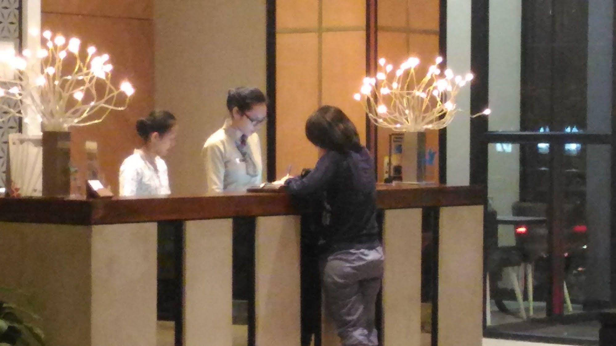 Grand Kangen Hotel Urip Sumoharjo Yogyakarta Bagian luar foto