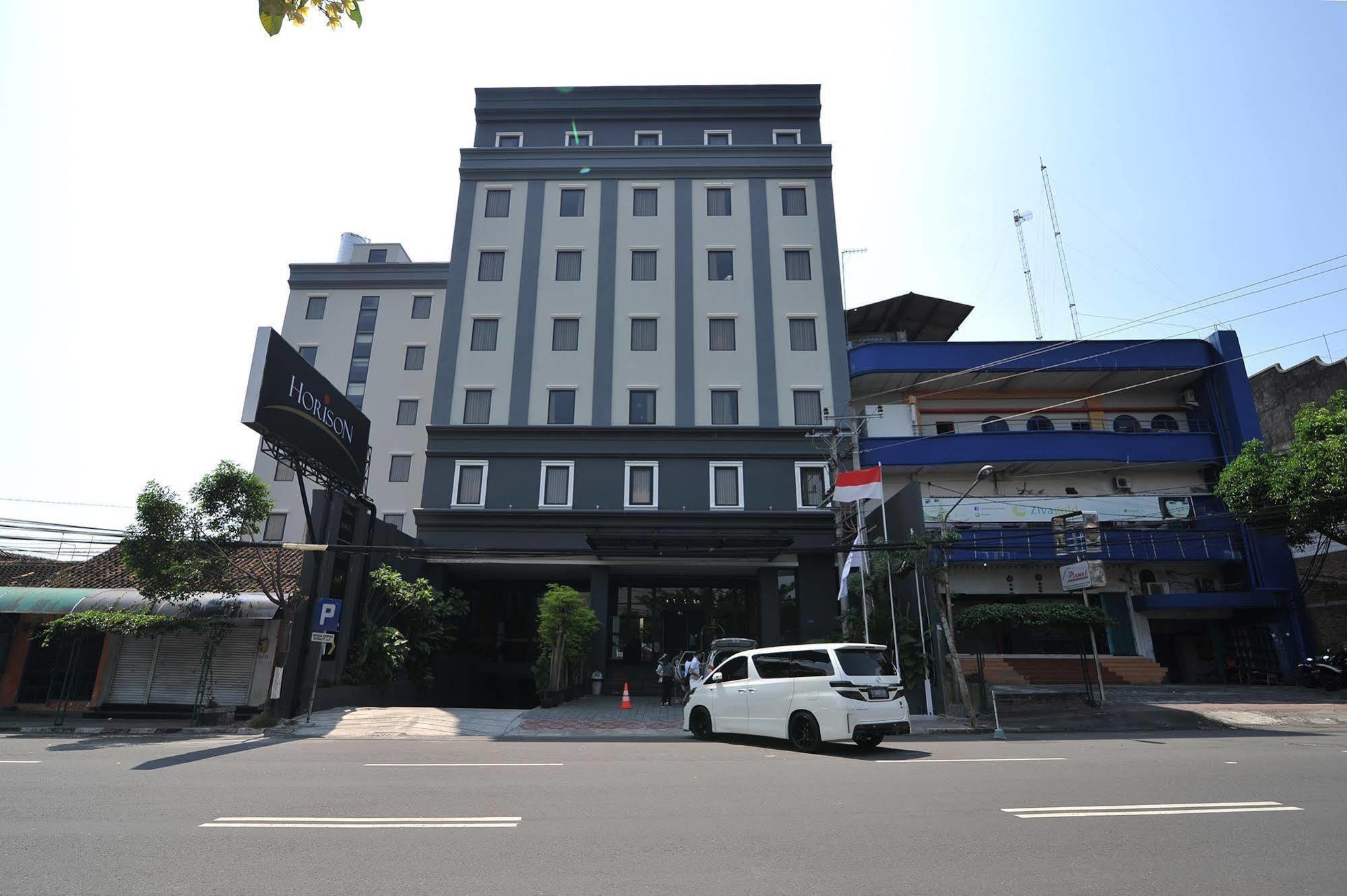Grand Kangen Hotel Urip Sumoharjo Yogyakarta Bagian luar foto